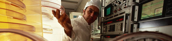 艾默生UPS制造行業(yè)IT應用網(wǎng)絡(luò )能源解決方案